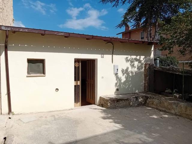Casa indipendente in vendita a Barisciano AQ