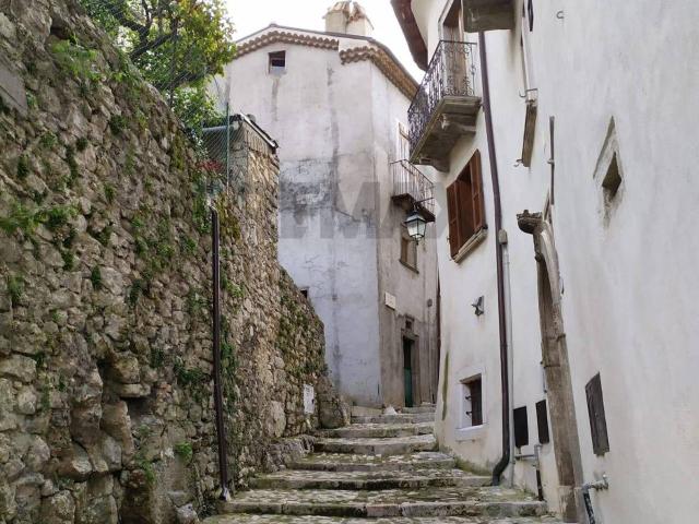 Casa indipendente in vendita a Barrea