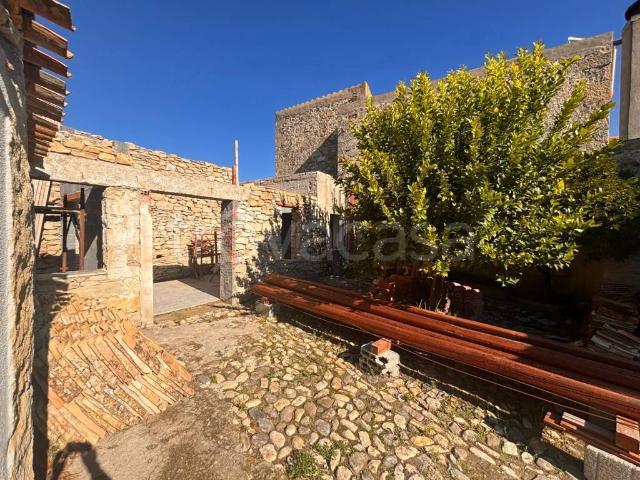 Casa indipendente in vendita a Barumini via Parrocchia