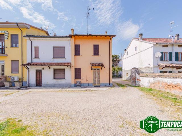 Casa indipendente in vendita a Bastida Pancarana PV