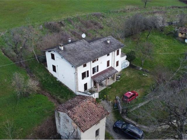 Casa indipendente in vendita a Bettola PC