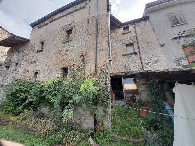 Casa indipendente in vendita a Bettola PC