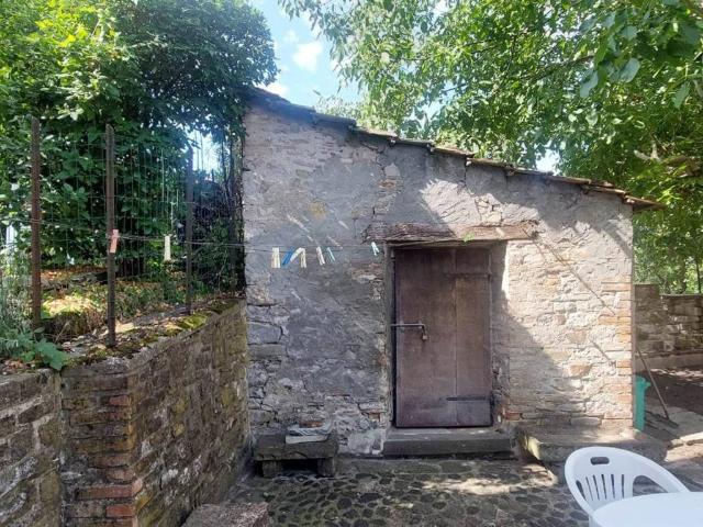 Casa indipendente in vendita a Bettola PC