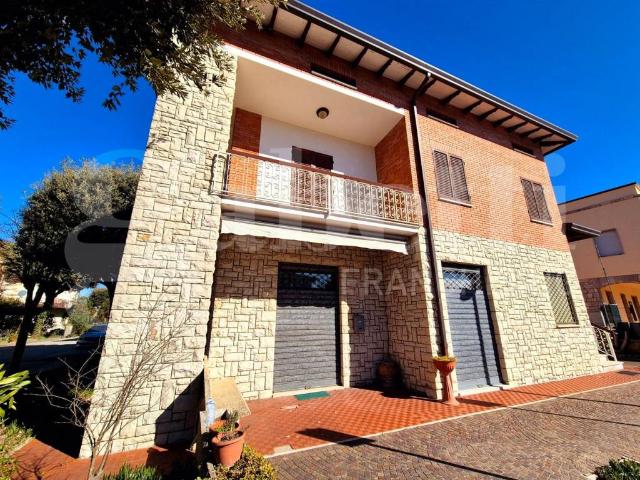 Casa indipendente in vendita a Bettona PG