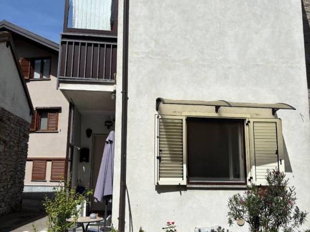 Casa indipendente in vendita a Beura Cardezza VB