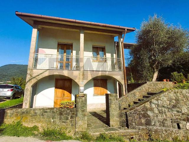 Casa indipendente in vendita a Beverino
