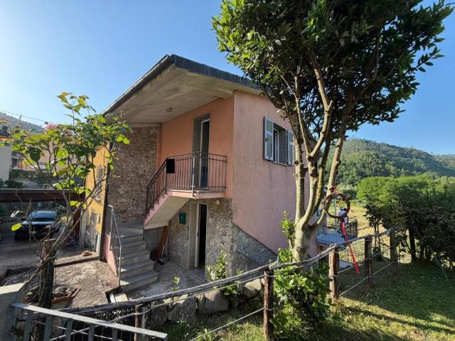 Casa indipendente in vendita a Beverino SP