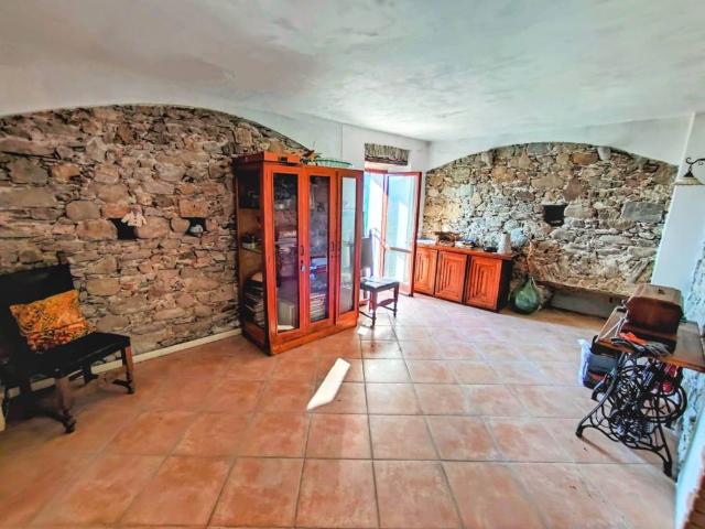 Casa indipendente in vendita a Beverino SP