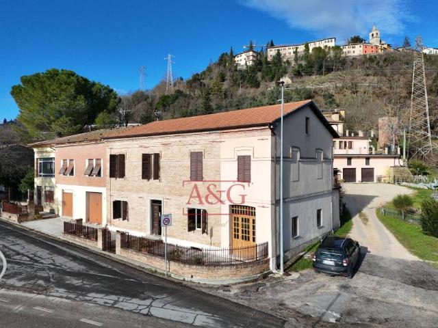 Casa indipendente in vendita a Belforte del Chienti MC