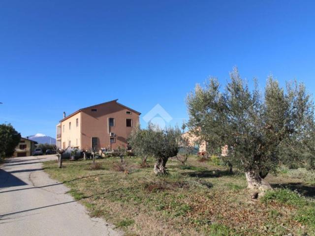 Casa indipendente in vendita a Bellante TE