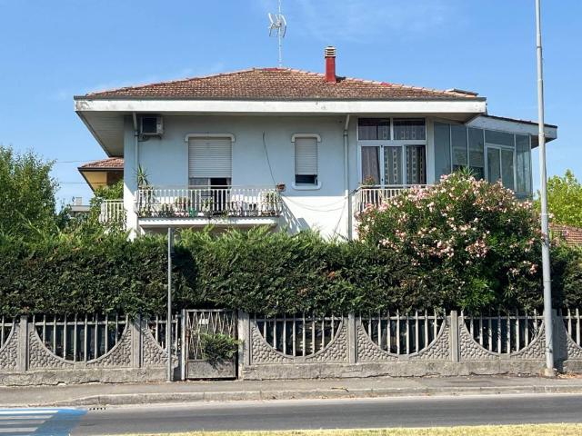 Casa indipendente in vendita a Bellaria Igea Marina RN