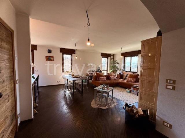 Casa indipendente in vendita a Belluno via Col Del Vin, 102