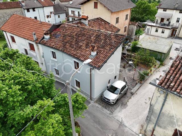 Casa indipendente in vendita a Belluno via Rivinal, 11