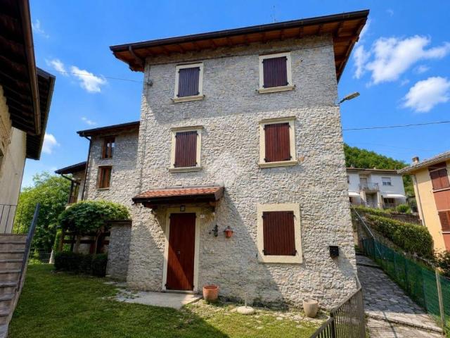 Casa indipendente in vendita a Berbenno BG