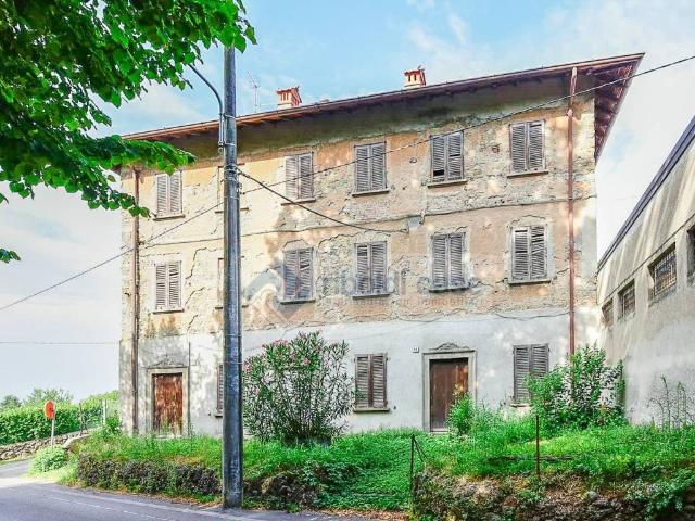 Casa indipendente in vendita a Besana in Brianza MB