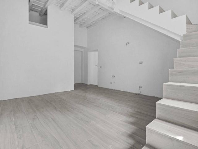 Casa indipendente in vendita a Besana in Brianza MB