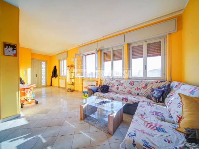 Casa indipendente in vendita a Biandronno VA