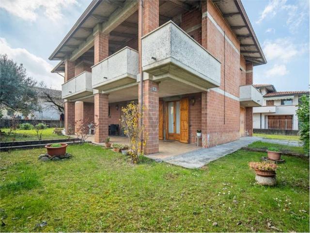 Casa indipendente in vendita a Bibbiano RE