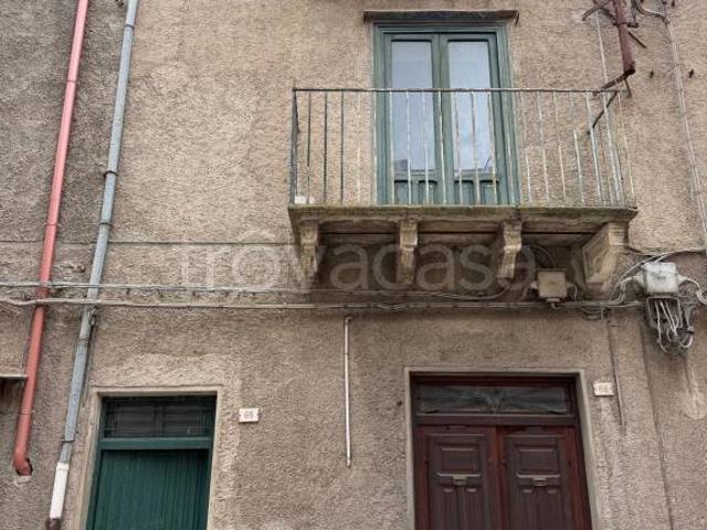Casa indipendente in vendita a Bisacquino corso Umberto I, 68