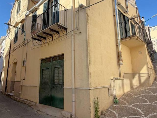 Casa indipendente in vendita a Bisacquino PA