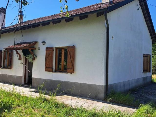 Casa indipendente in vendita a Bistagno AL