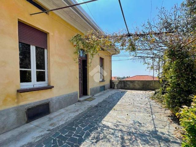 Casa indipendente in vendita a Bregnano CO
