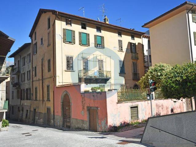 Casa indipendente in vendita a Breno BS
