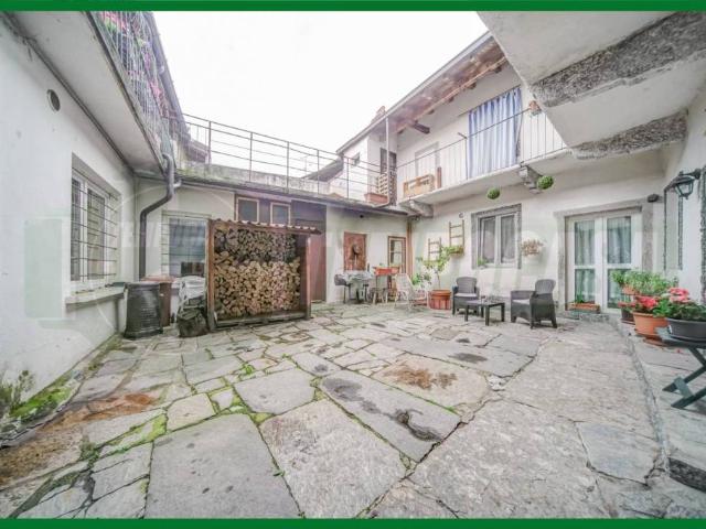 Casa indipendente in vendita a Brenta via Valcuvia