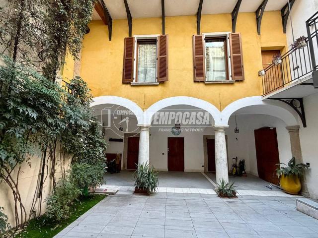 Palazzo in vendita a Brescia
