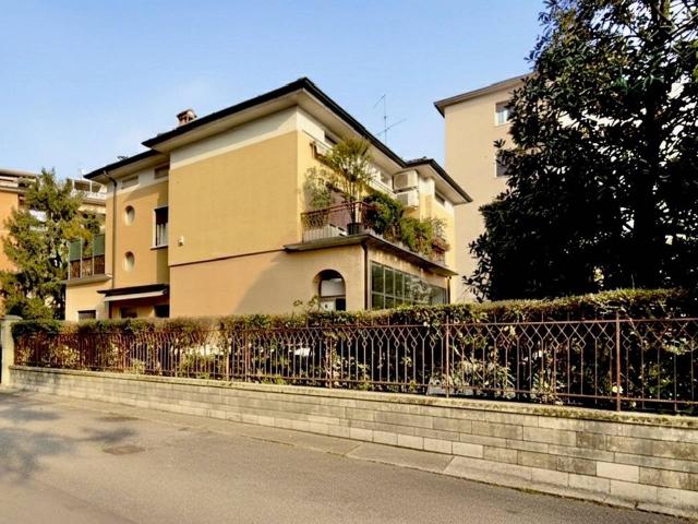 Casa indipendente in vendita a Brescia