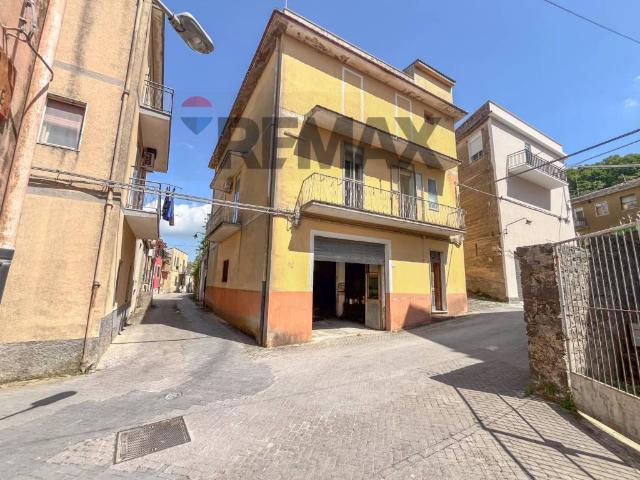 Casa indipendente in vendita a Buccheri SR