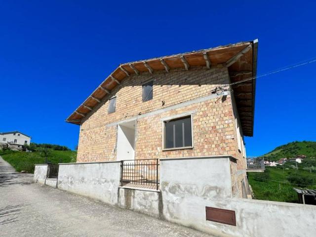 Casa indipendente in vendita a Bucchianico CH
