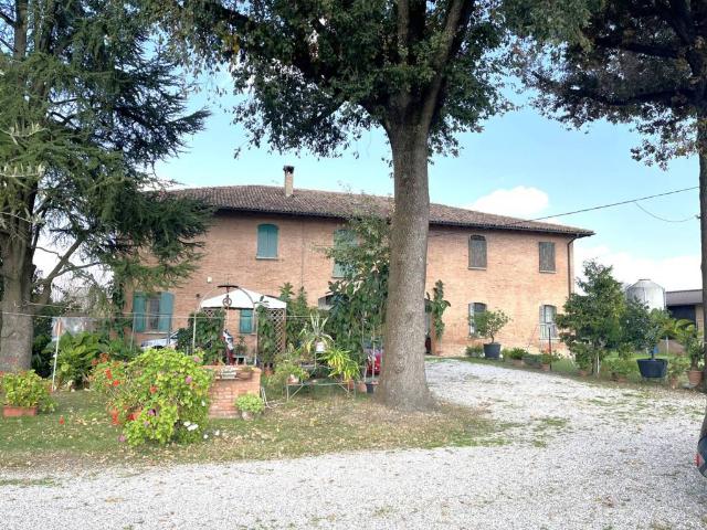Casa indipendente in vendita a Budrio BO