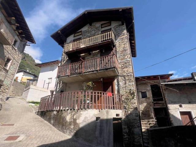 Casa indipendente in vendita a Buglio in Monte SO
