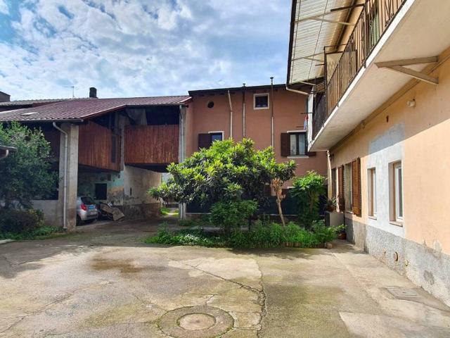 Casa indipendente in vendita a Busto Arsizio VA
