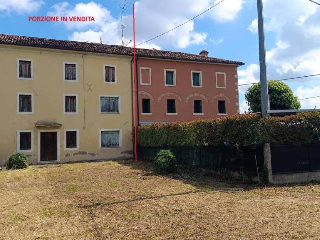 Casa indipendente in vendita a Godega di Sant'Urbano via Risorgimento, 14