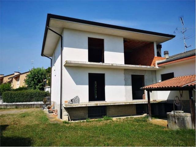 Casa indipendente in vendita a Gattico Veruno NO