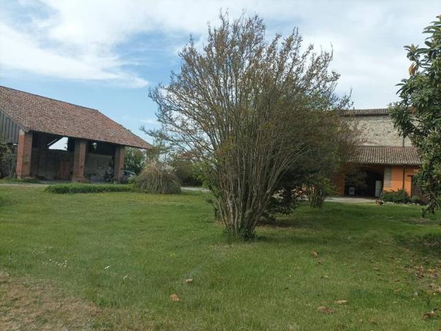 Casa indipendente in vendita a Gazzola PC