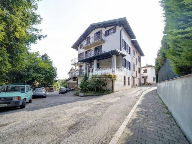 Casa indipendente in vendita a Gazzada Schianno VA
