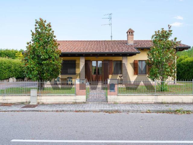 Casa indipendente in vendita a Gazzuolo MN