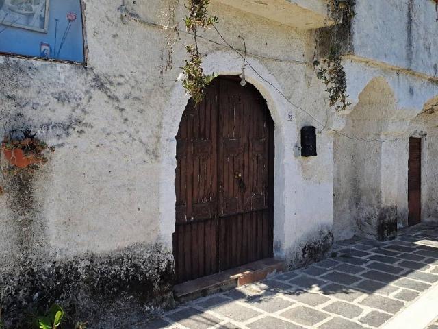 Casa indipendente in vendita a Galluccio CE