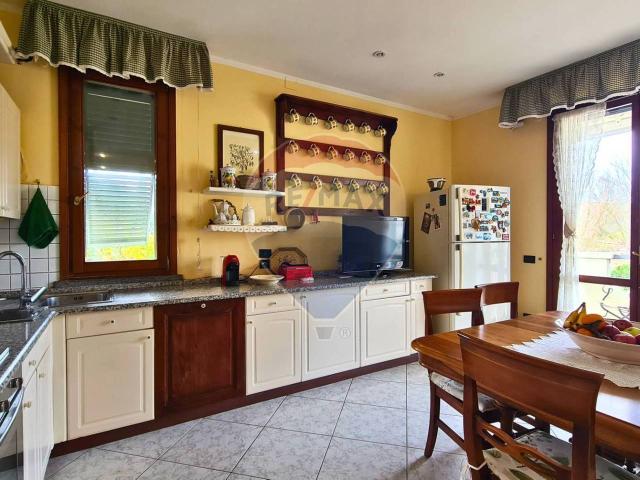 Casa indipendente in vendita a Gambassi Terme