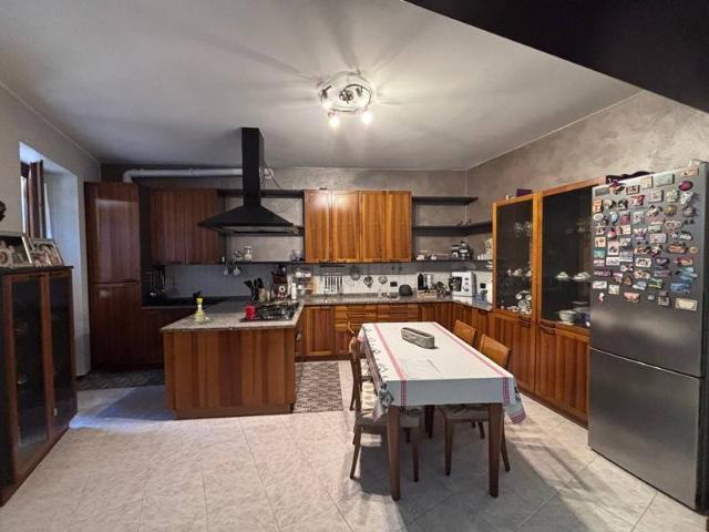 Casa indipendente in vendita a Gandino BG