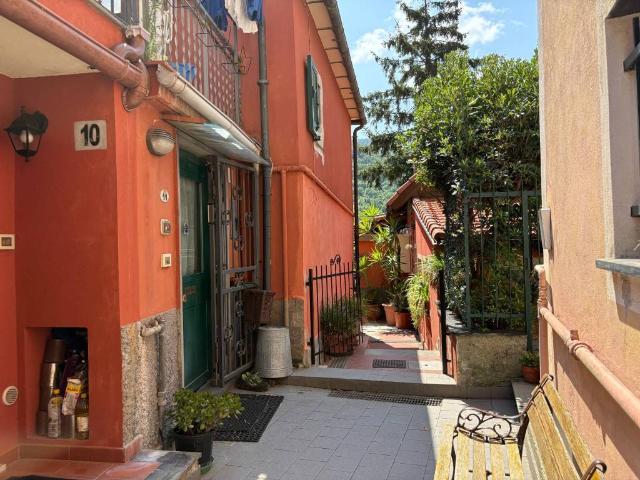 Casa indipendente in vendita a Genova GE