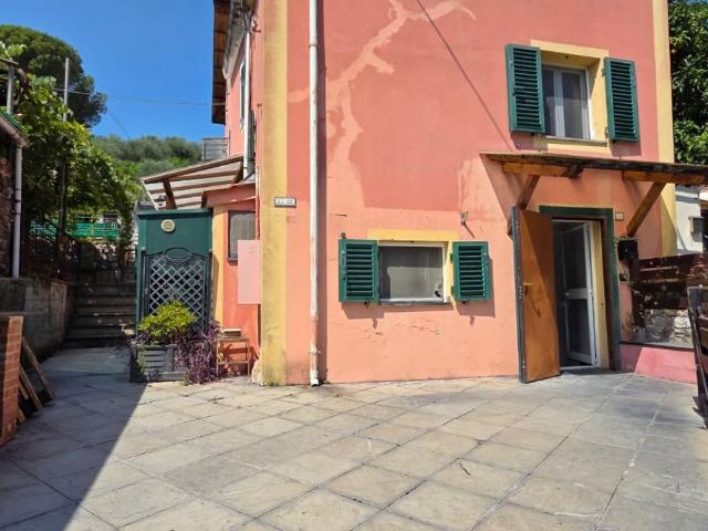 Casa indipendente in vendita a Genova GE
