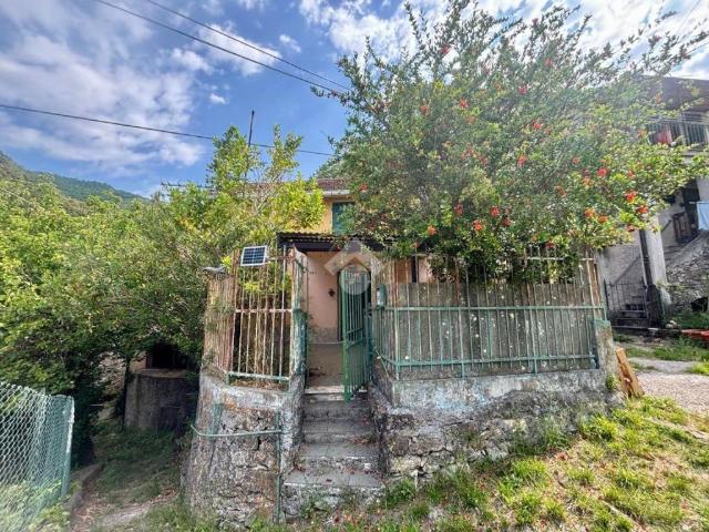 Casa indipendente in vendita a Genova GE