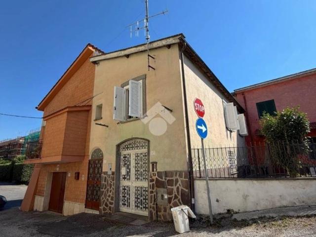 Casa indipendente in vendita a Genzano di Roma RM