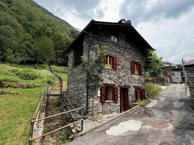 Casa indipendente in vendita a Gerola Alta