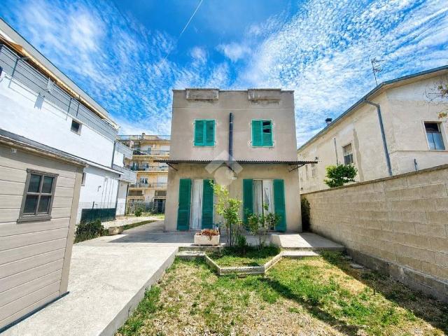 Casa indipendente in vendita a Giulianova TE