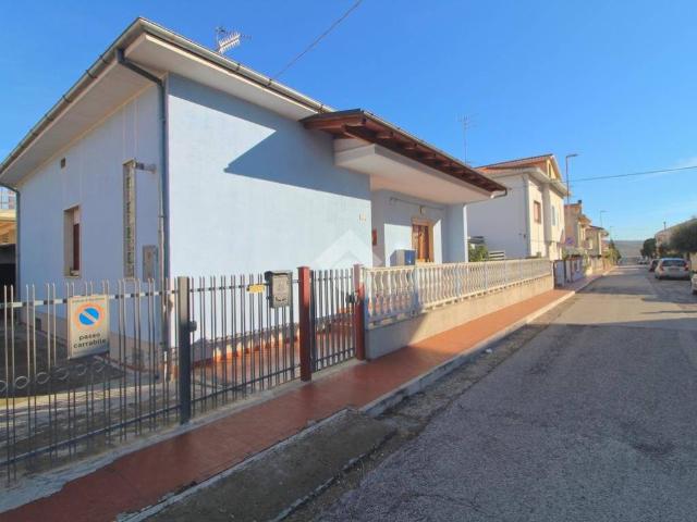 Casa indipendente in vendita a Giulianova TE